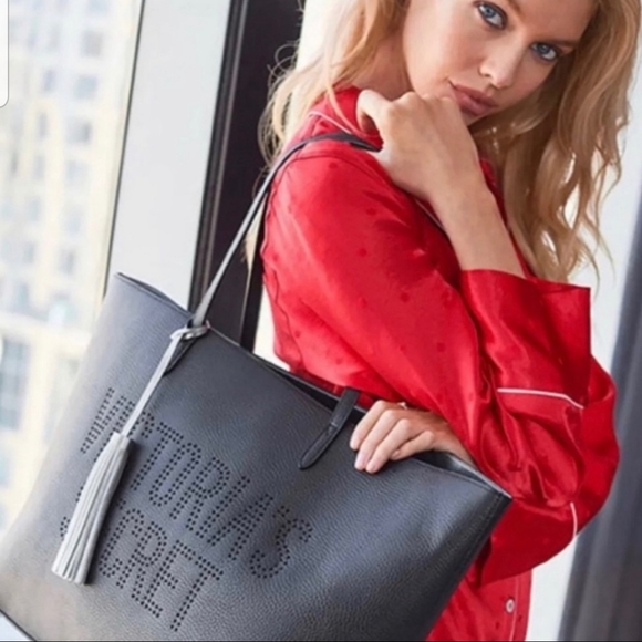 V.S Laser-Cut Logo Tote

. - Picture 4 of 4